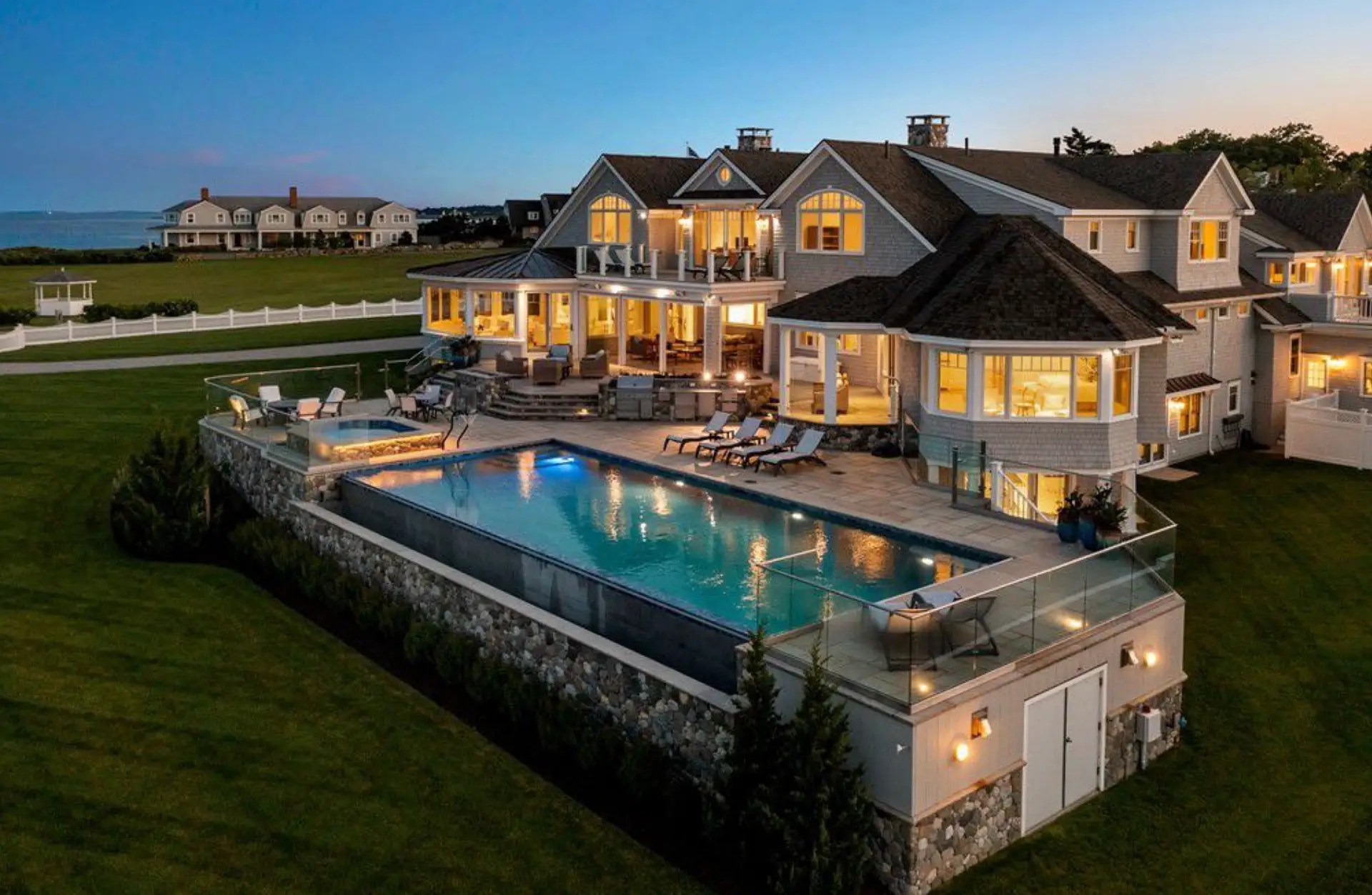 25 Million Oceanfront Home In New Hampshire (PHOTOS)