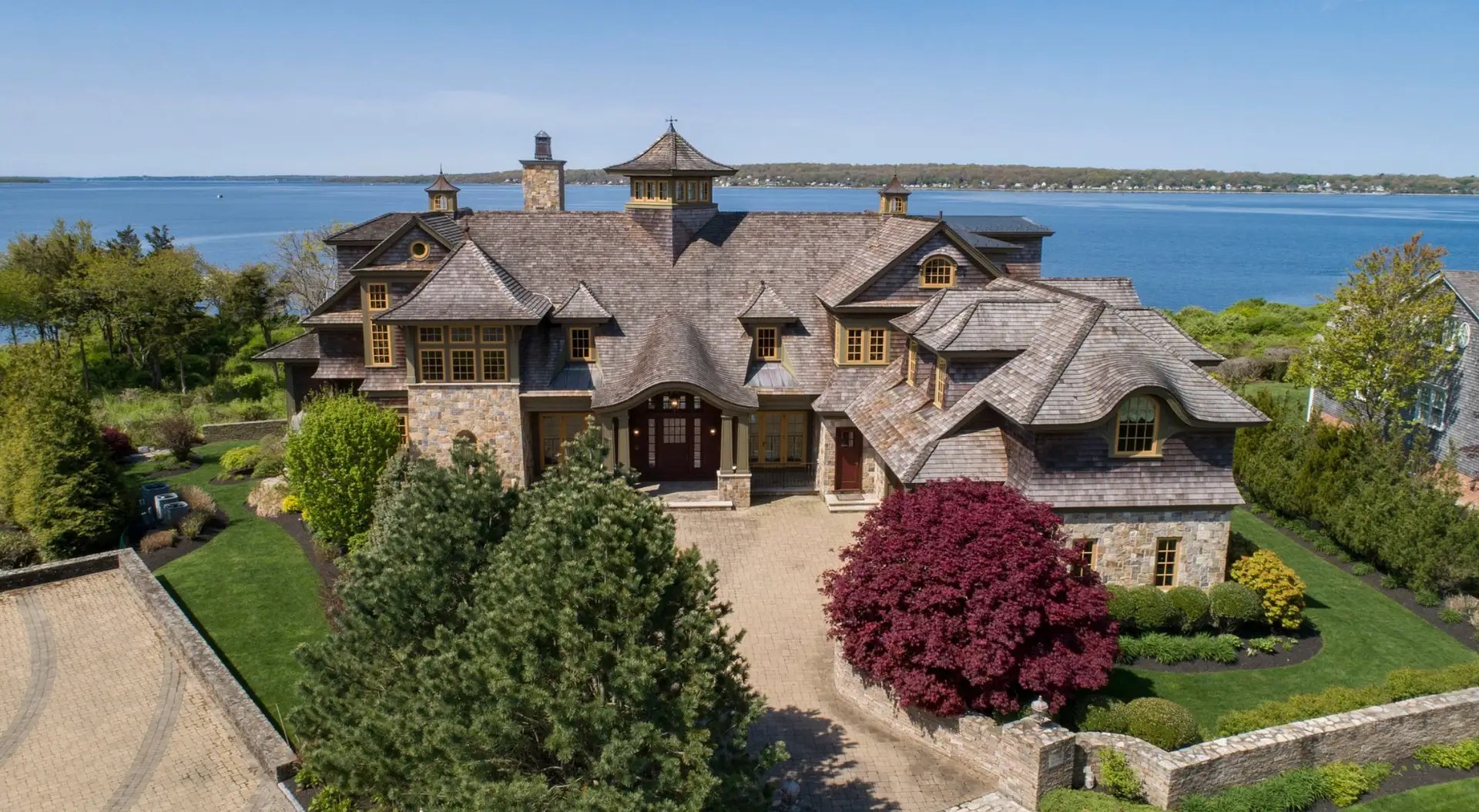 Waterfront Home In Portsmouth, Rhode Island (PHOTOS) Homes of the Rich