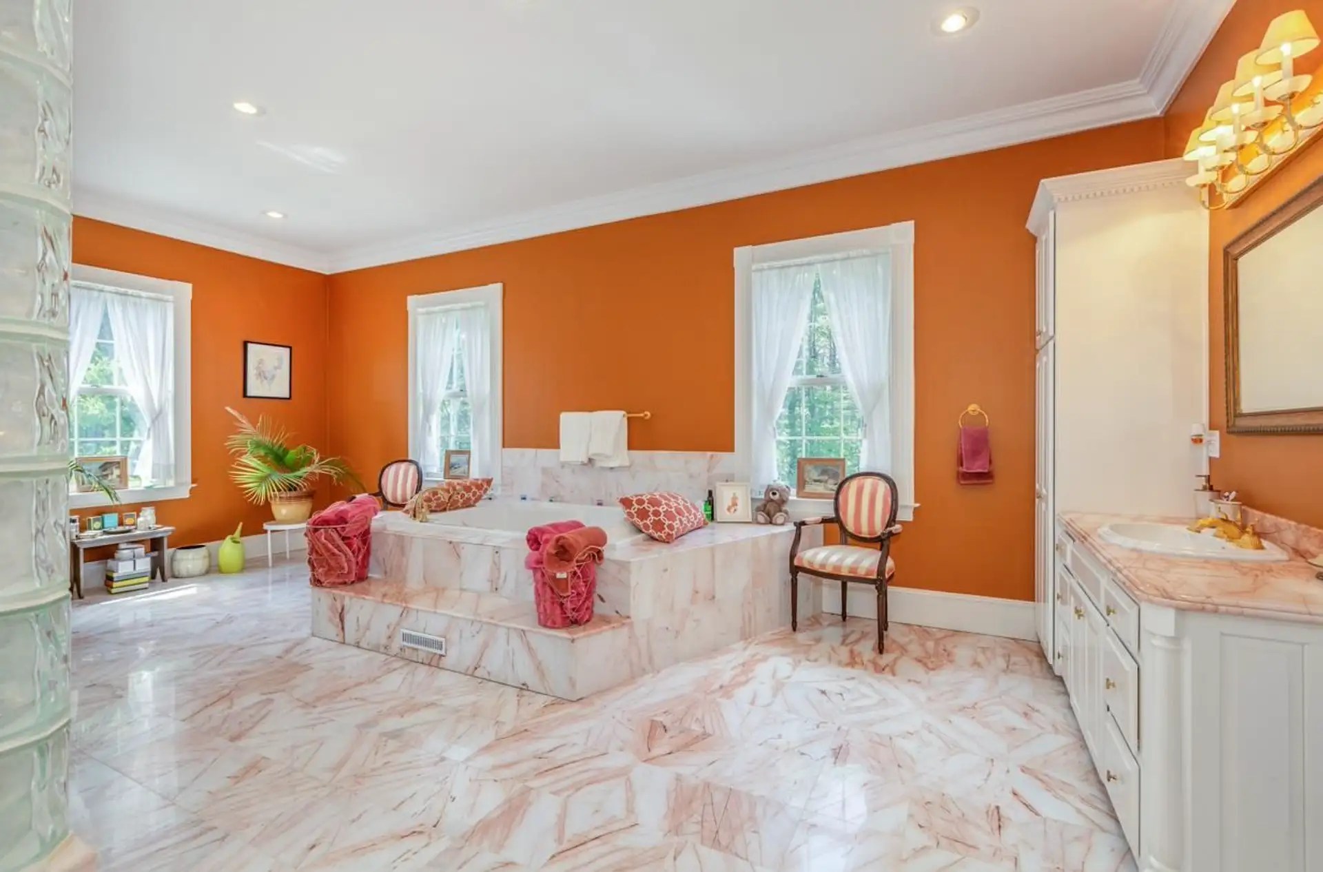 New Hampshire Home On 16 Acres With Indoor Pool (PHOTOS)