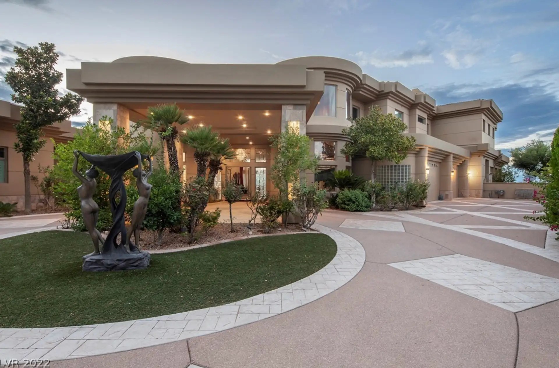 10 Million Contemporary Home In Nevada (PHOTOS)