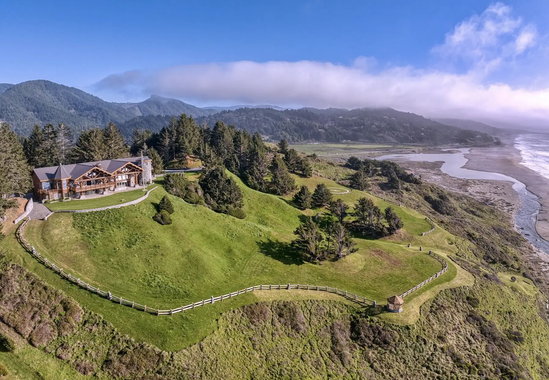 Log Home On 28 Oceanfront Acres In Gold Beach, Oregon (PHOTOS + 3D TOUR) Homes of the Rich