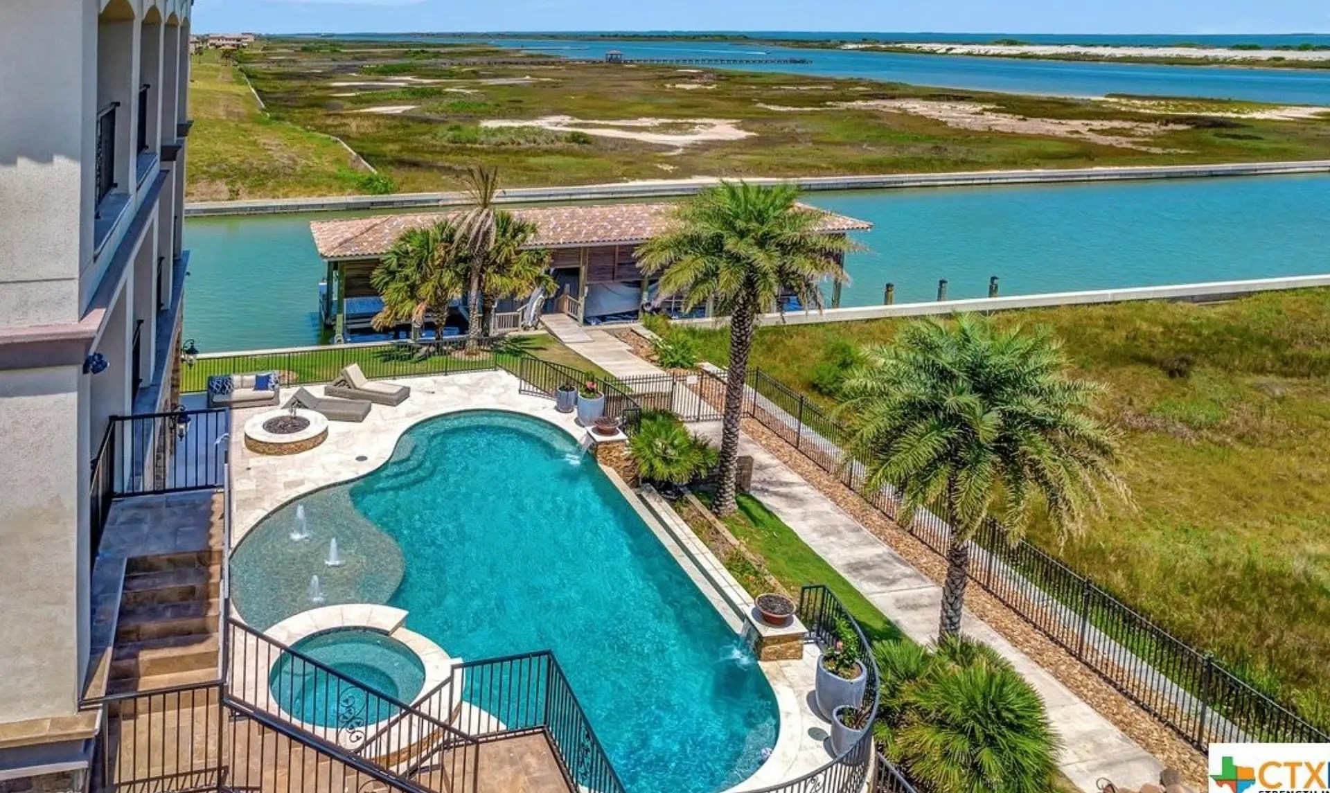 Waterfront Home In Port O'Connor, Texas (PHOTOS)