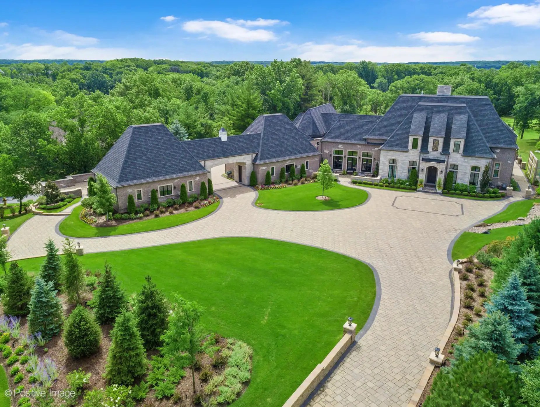 15,000 Square Foot Home In Burr Ridge, Illinois (PHOTOS)
