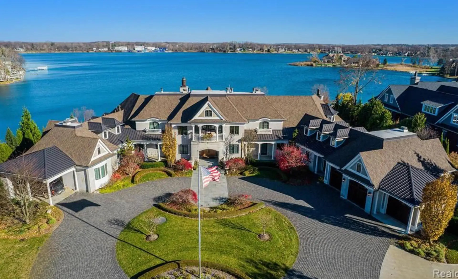 Lakefront Michigan Estate With Indoor Pool & Basketball Court