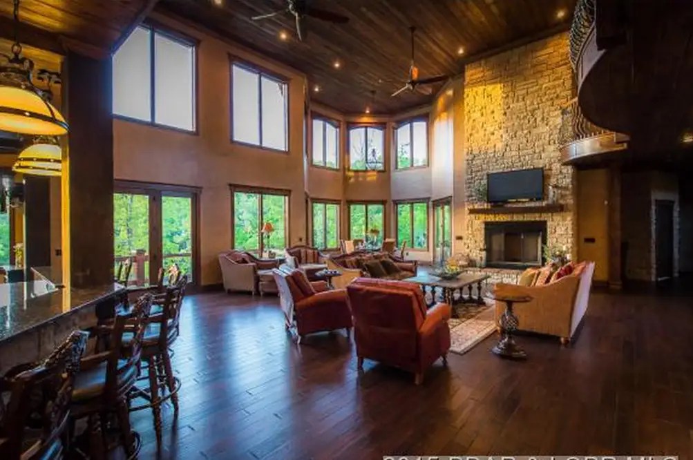 14,500 Square Foot Lakefront Mansion In Osage Beach, MO Homes of the Rich