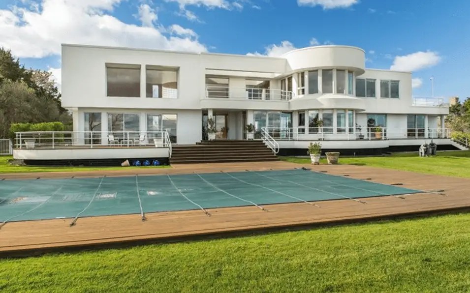12.25 Million Modern Waterfront Home In Quogue, NY Homes of the Rich