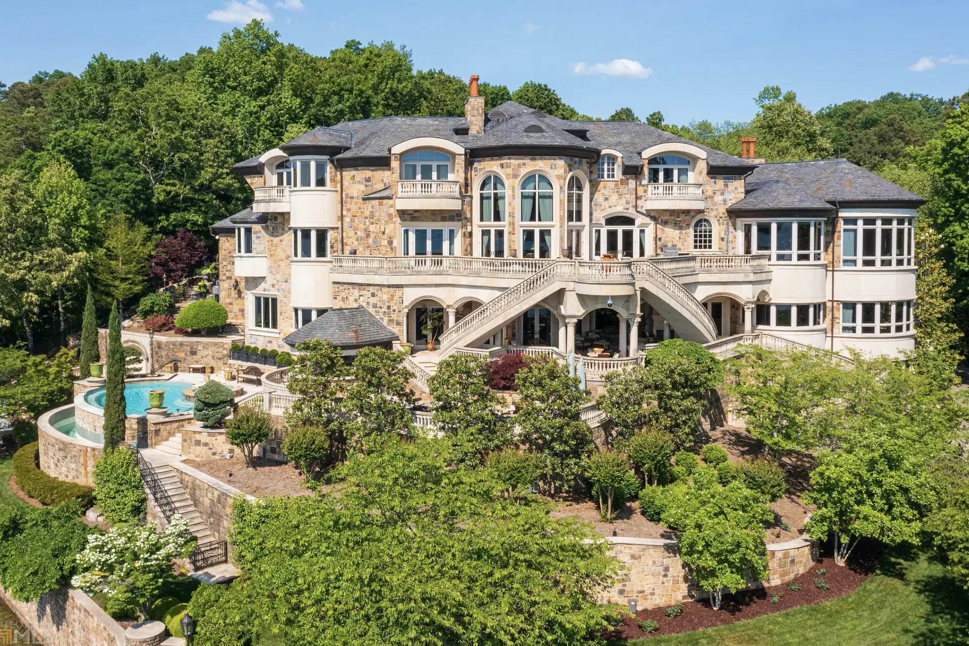 Incredible Lakefront Home In Chattanooga, Tennessee (PHOTOS)