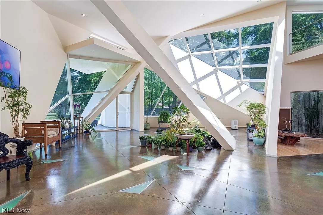 170 Pyle South Amherst Road MLTSHP