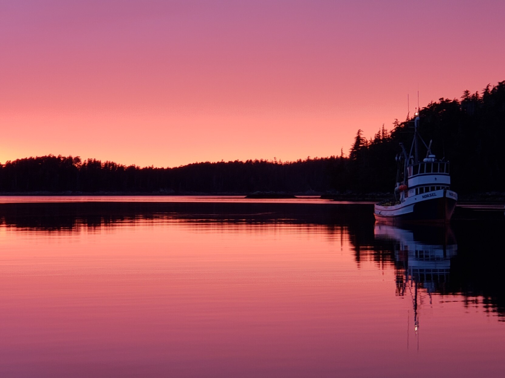 At anchorage at Goddard Hot Springs, by SilverSalmonAK MLTSHP