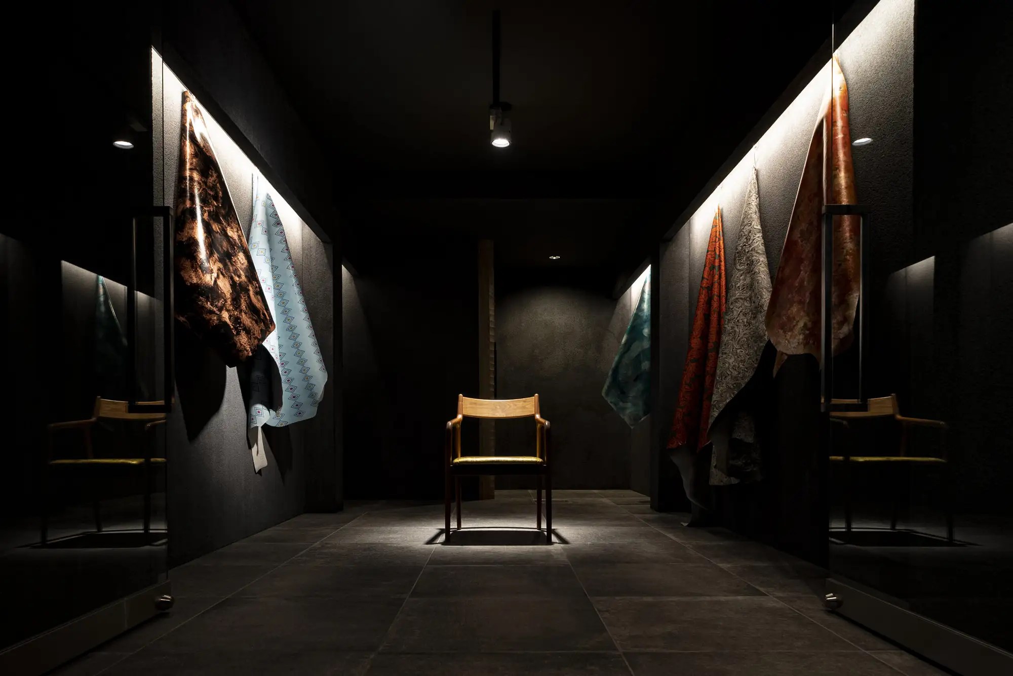 KYOTO Leather ShowRoom the most beautiful leather