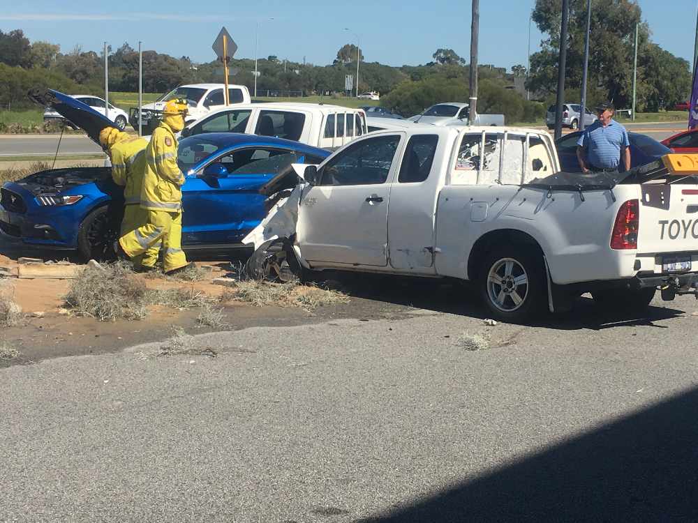 Emergency crews attend multiple car crash in Rockingham 97.3 Coast FM