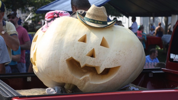 Pumpkin Show Versailles Indiana 2023 In Its Bicentennial Year, Versailles Celebrates Another Pumpkin Show - Eagle Country 99.3