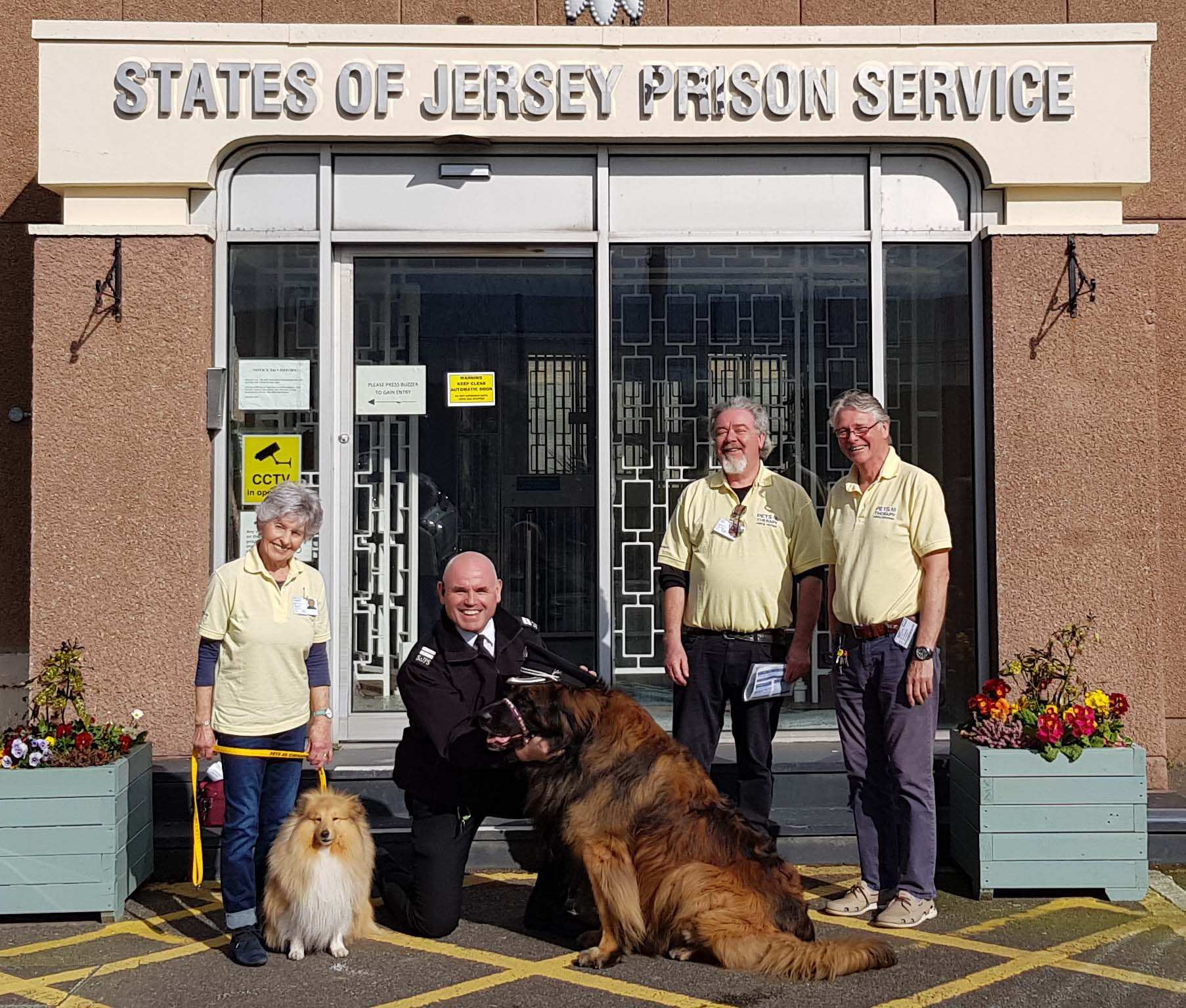 Therapy Dogs Visit Prisoners Channel 103