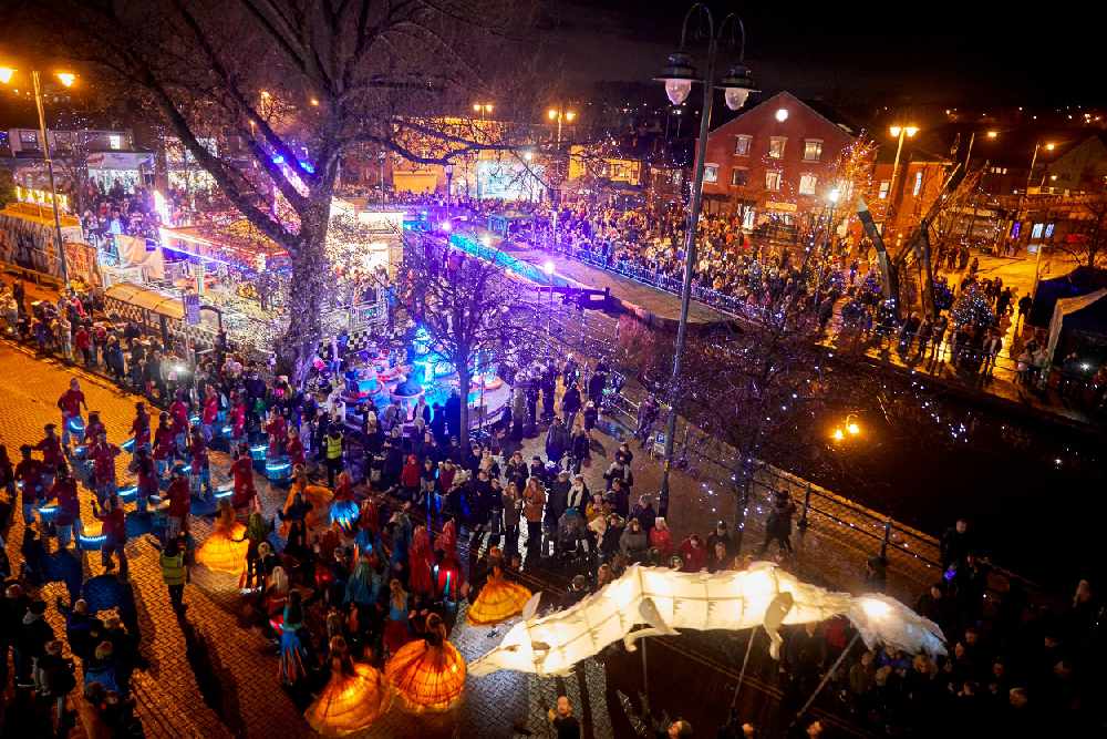 Crowds enjoy winter carnival and lantern parade Quest Media Network