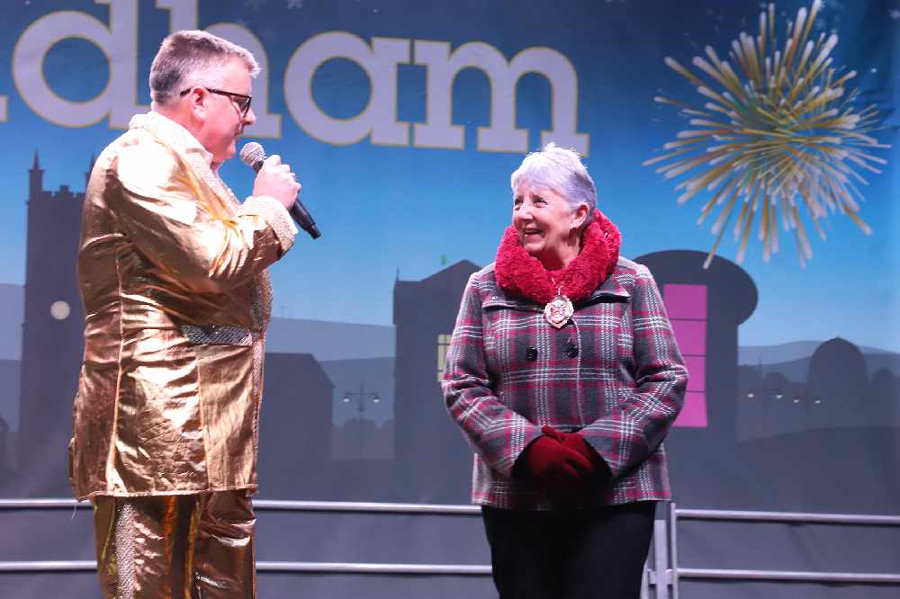 Oldham's Christmas Lights Switch On Quest Media Network Tameside