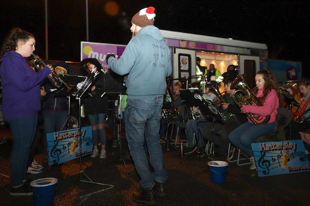 Hattersley lights switchon 2019 Quest Media Network Tameside Radio