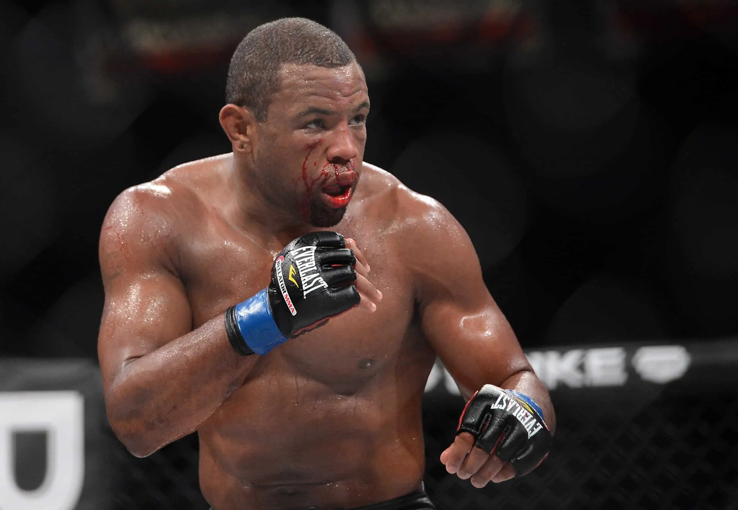 GIF Emanuel Newton Spinning Back Fist KO of Joey Beltran at Bellator