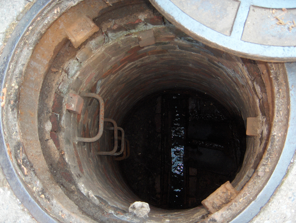 Manhole Condition Assessment Metals & Materials Engineers