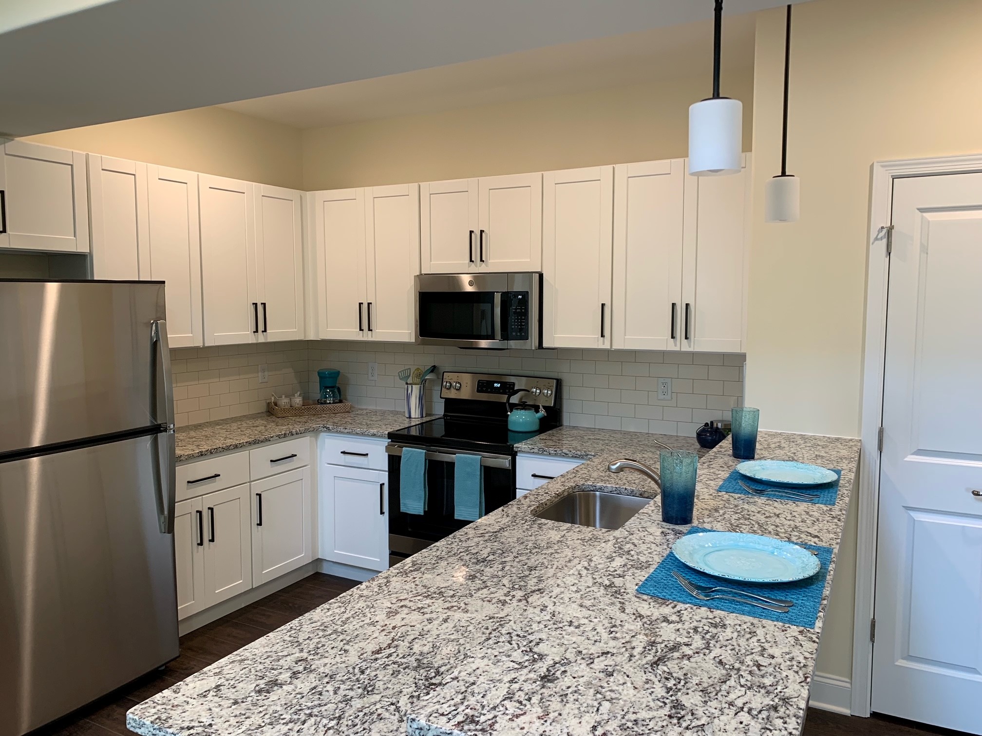 Harrisburg Apartments The Reserve At River's Edge Features