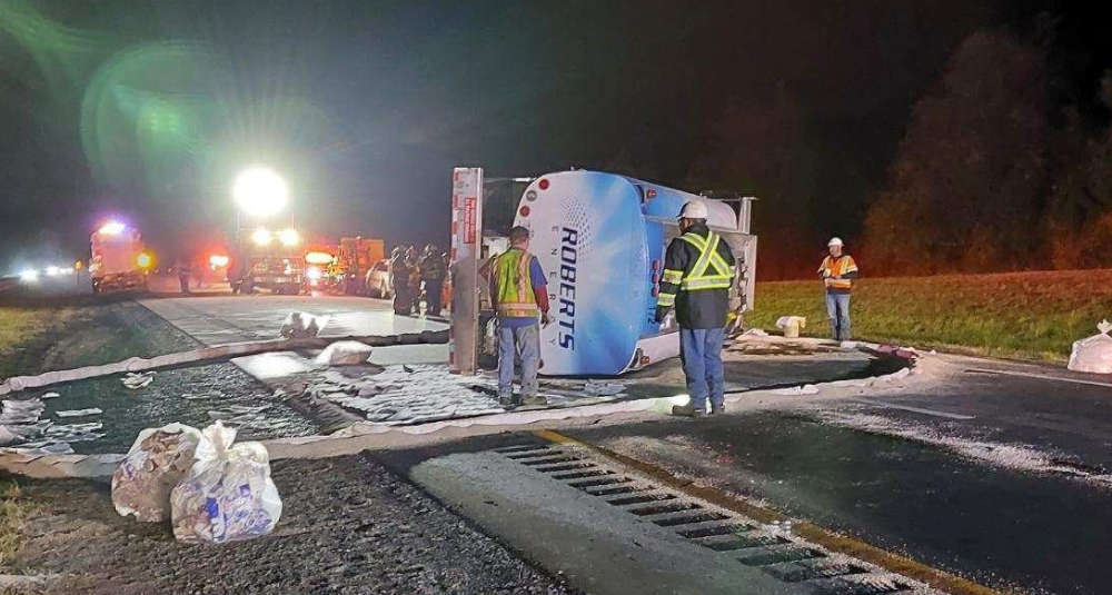 Fuel Tanker Flips Over on the Thruway All Lanes Closed Magic Albany