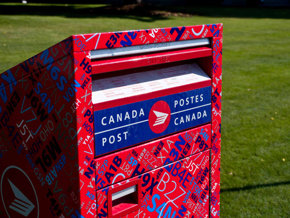 Corner Brook driver knocks over Canada Post mailbox, proceeds to steal
