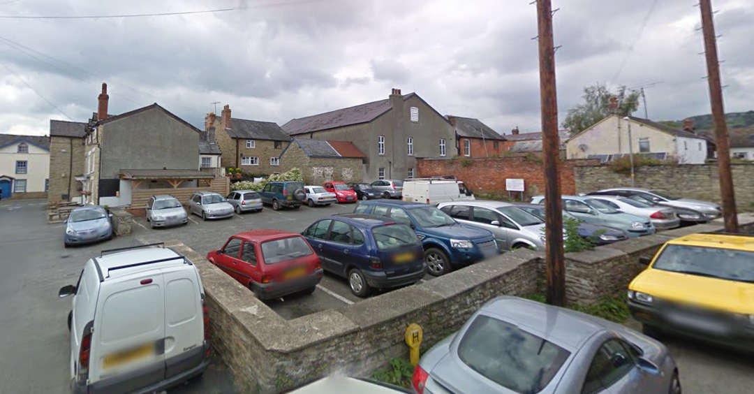 Row over new car parking charges in Kington Sunshine Radio