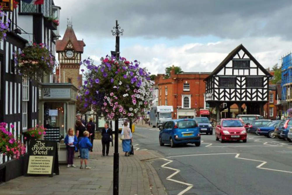 Ledbury forced to take down hanging baskets Sunshine Radio
