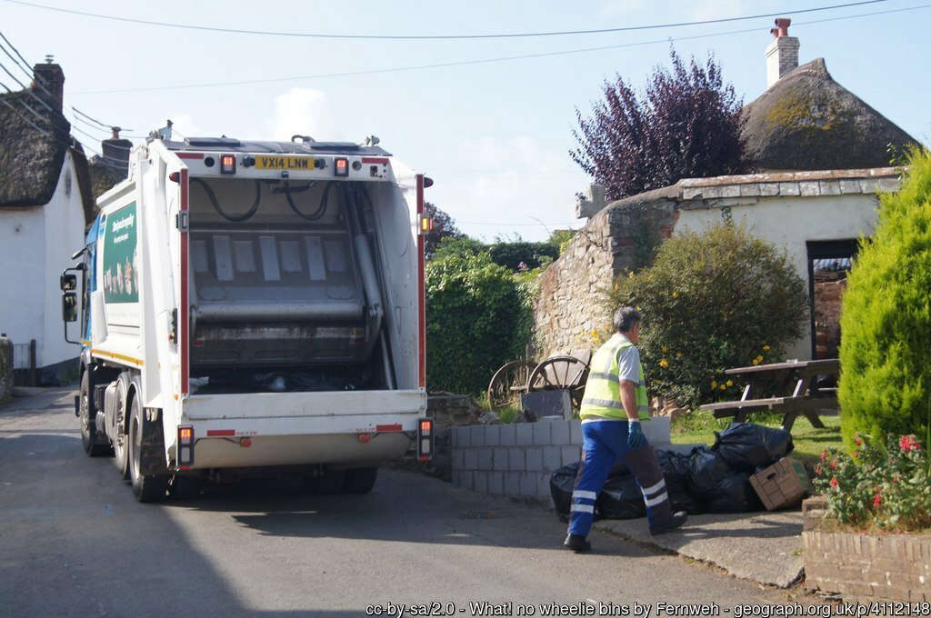 Councillors spot North Devon bin problems Radio Exe