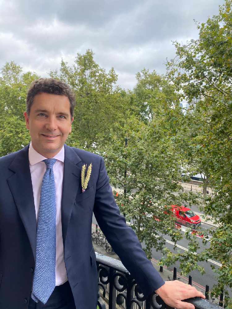 Edward Timpson MP shows support for British farming in Eddisbury