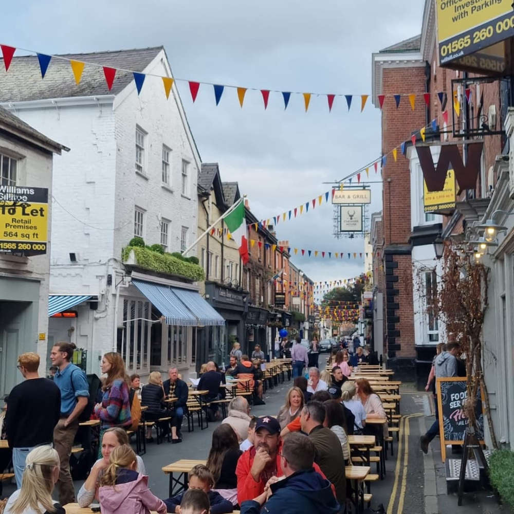 Alfresco Dining returns to Knutsford Town Centre this summer Cheshire