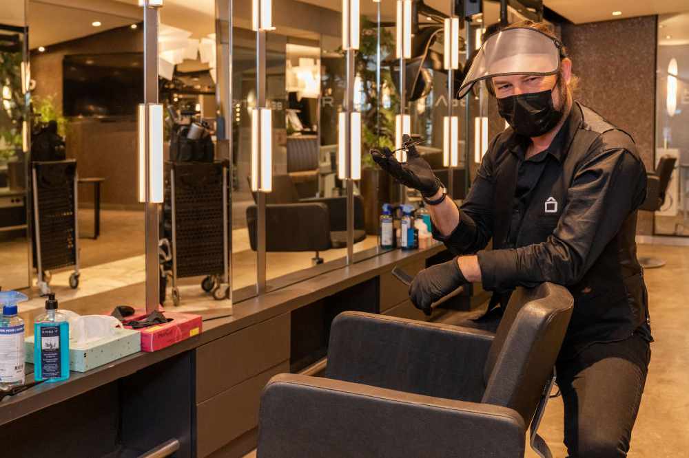 Hairdressers and barbers determined to reopen next month Dublin's FM104