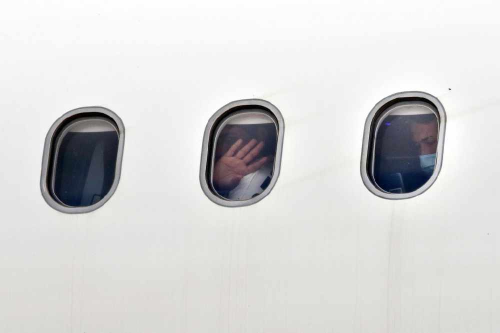 Facemasks will be mandatory for Aer Lingus passengers Dublin's Q102