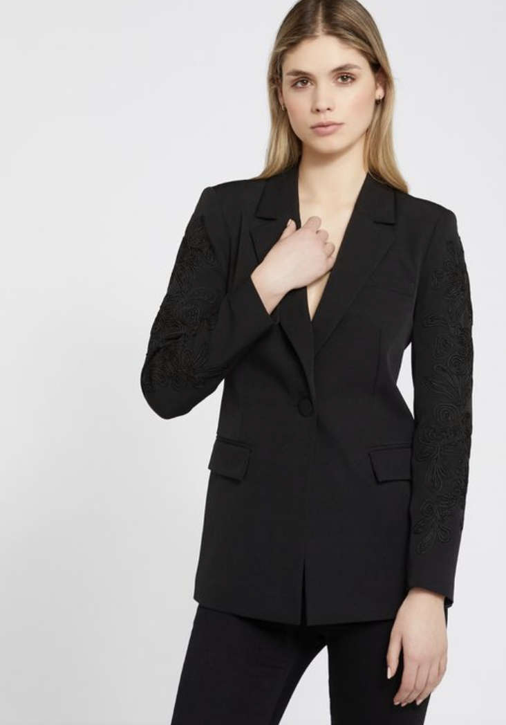 Dunnes Stores reveal stunning new blazer with unique feature Limerick