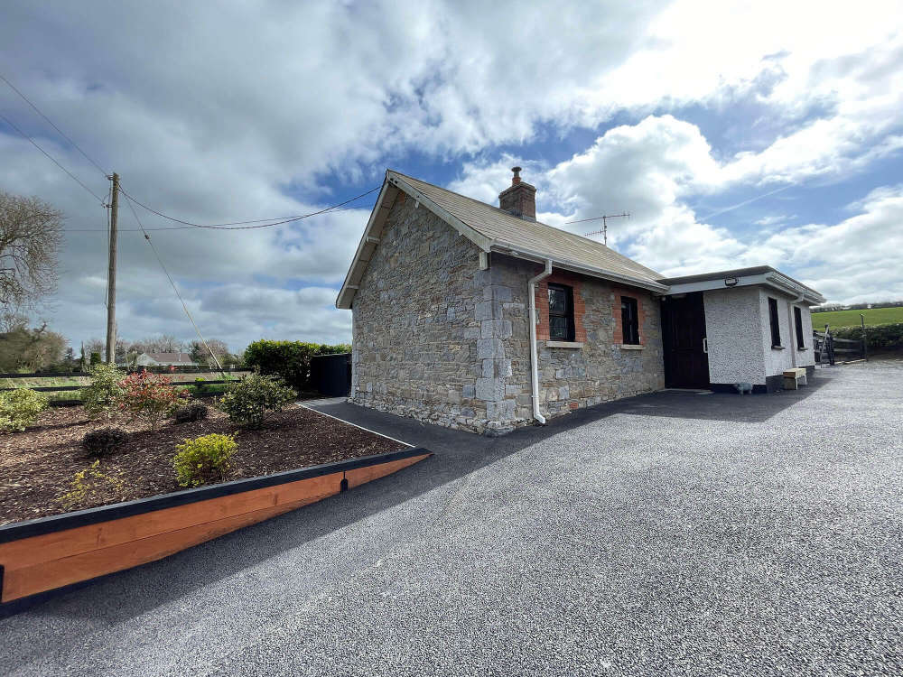 Hurlstone, Ardee, Co. Louth LMFM