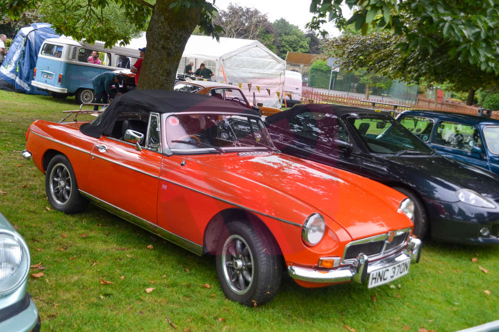Glossop's Classic Car Show 2022 Quest Media Network Tameside Radio