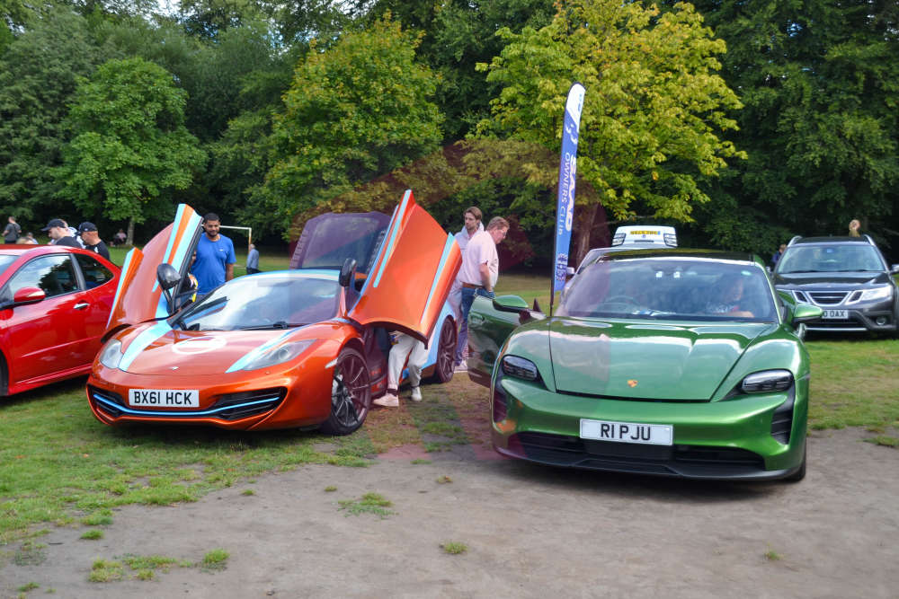 Glossop's Classic Car Show 2022 Quest Media Network Tameside Radio, Tameside Reporter