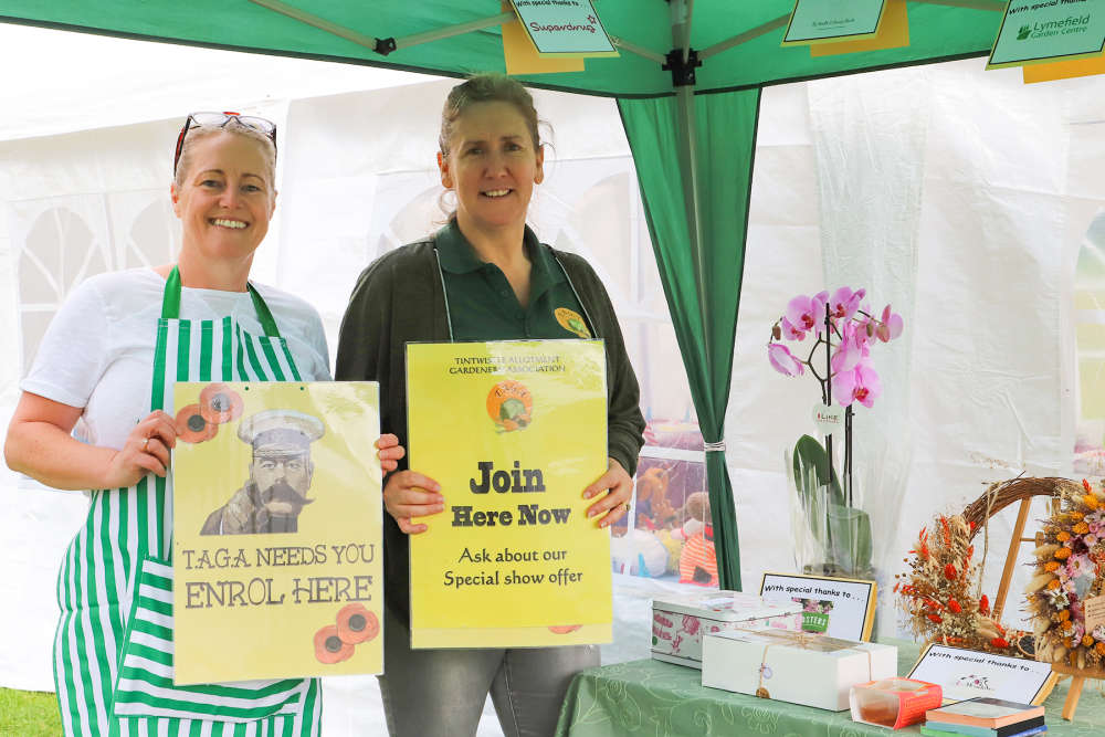 Tintwistle Village Show 2022 Not Really Here Group Tameside Radio, Tameside Reporter, Oldham