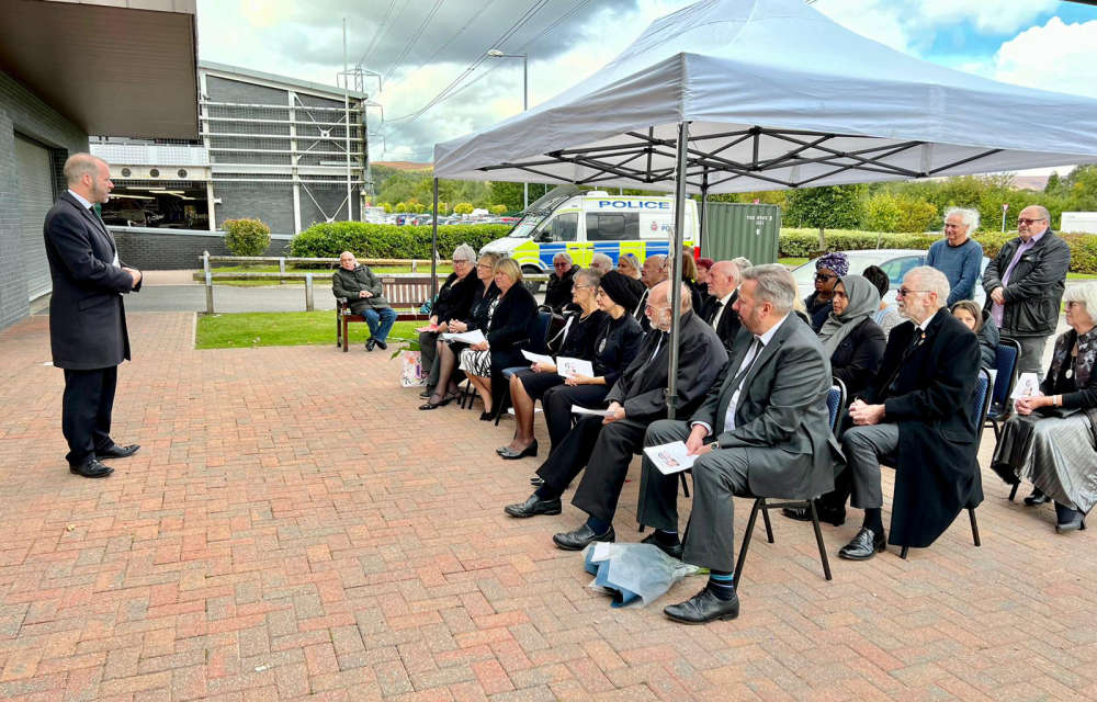 Hattersley Hub service for PCs Nicola Hughes and Fiona Bone Quest