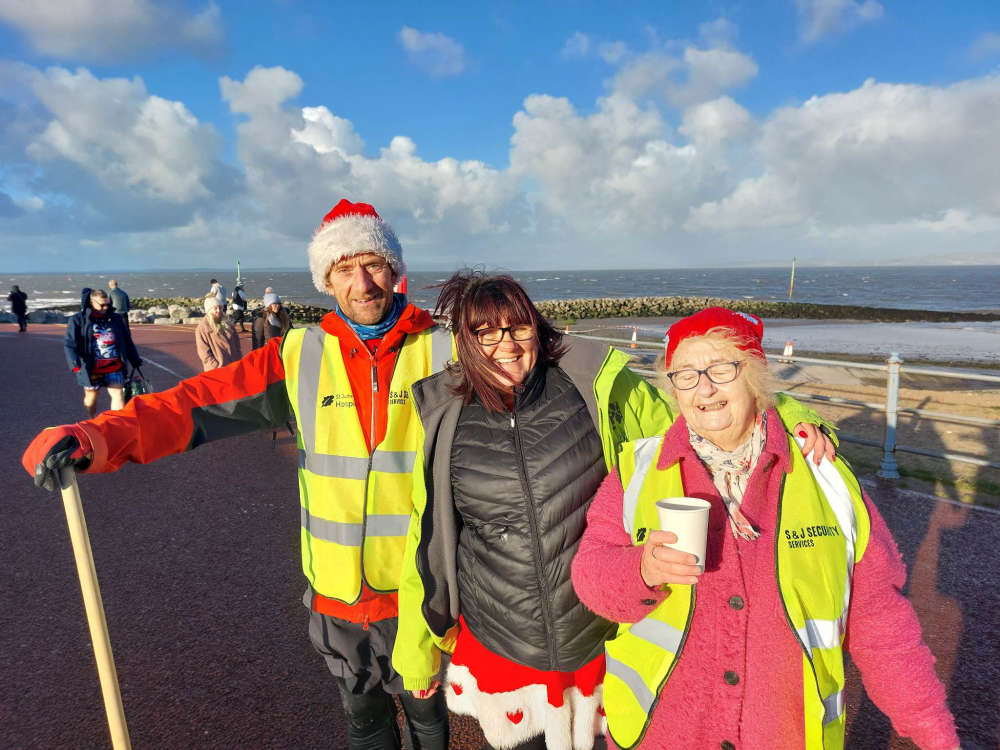 VIDEO and PHOTOS Hundreds splash about in Morecambe Bay at 'busiest