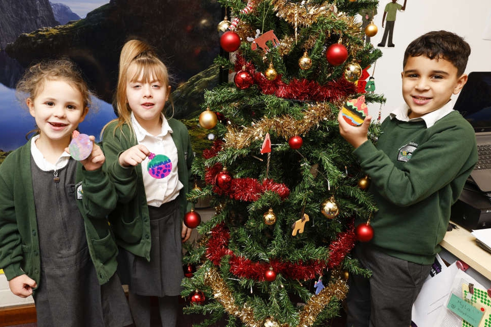 Aylesbury school have EcoFriendly Christmas Bucks Radio