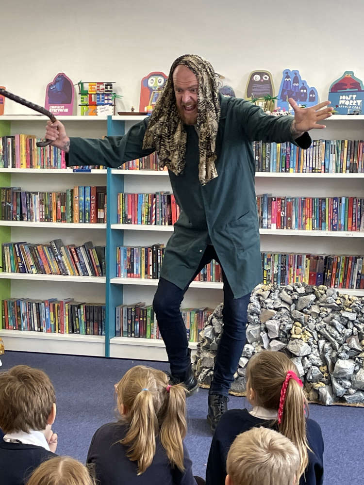 Cornwall Libraries team up with Kernow King to teach children Cornish