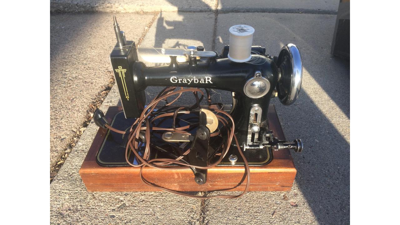 Vintage Graybar Sewing Machine Rare, Very Nice! Saint Paul