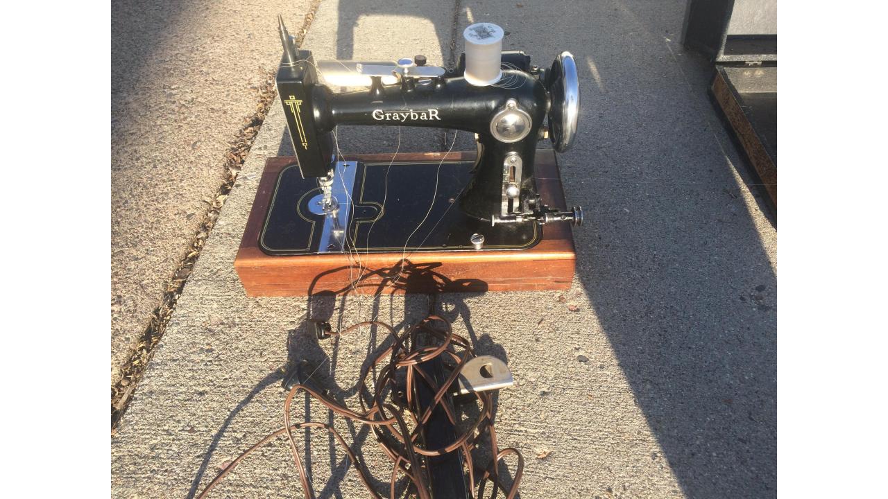 Vintage Graybar Sewing Machine Rare, Very Nice! Saint Paul