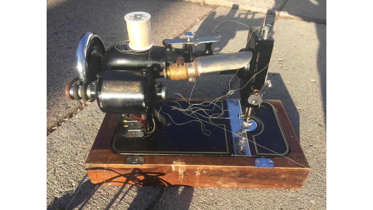 Vintage Graybar Sewing Machine Rare, Very Nice! Saint Paul