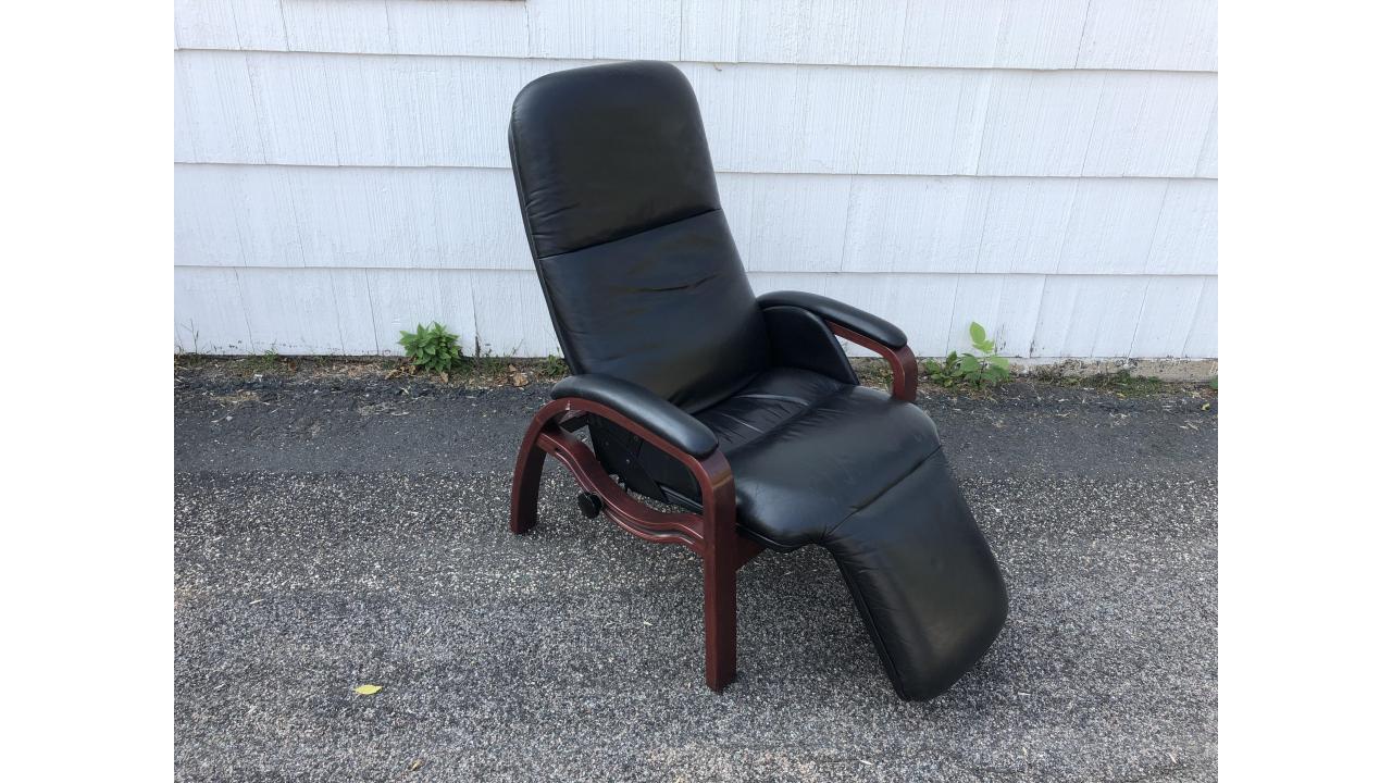 Leather Zero Gravity Chairs at Iris Pierce blog