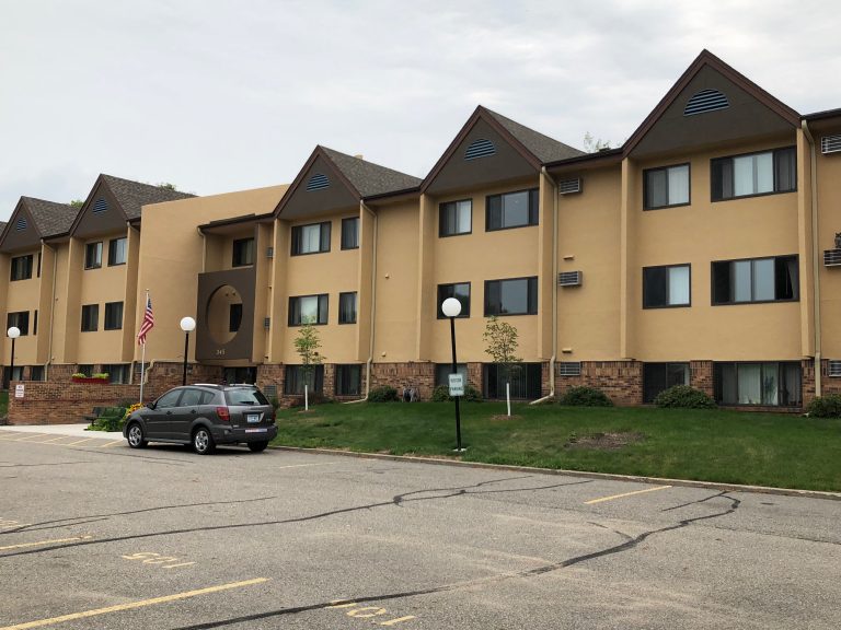 Cedardale South Apartments Live Smoke Free