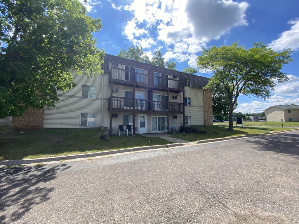 Rapid Court Apartments Live Smoke Free