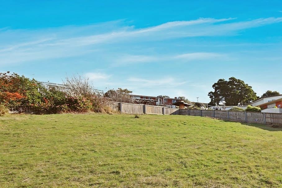 6 Batten Court Moane's Real Estate