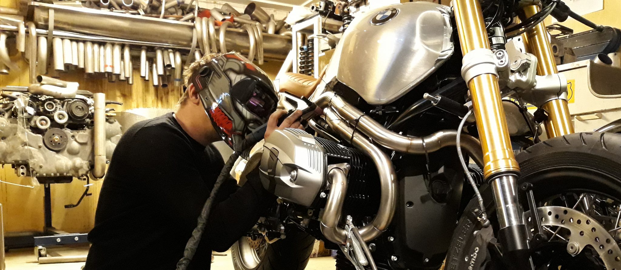 Custom exhaust for BMW R nine T