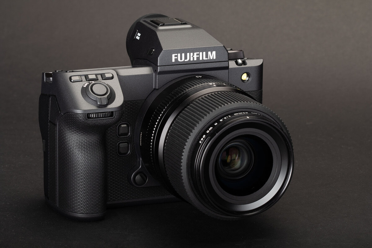 Представлена Fujifilm GFX100II 102Мп беззеркалка за 7500